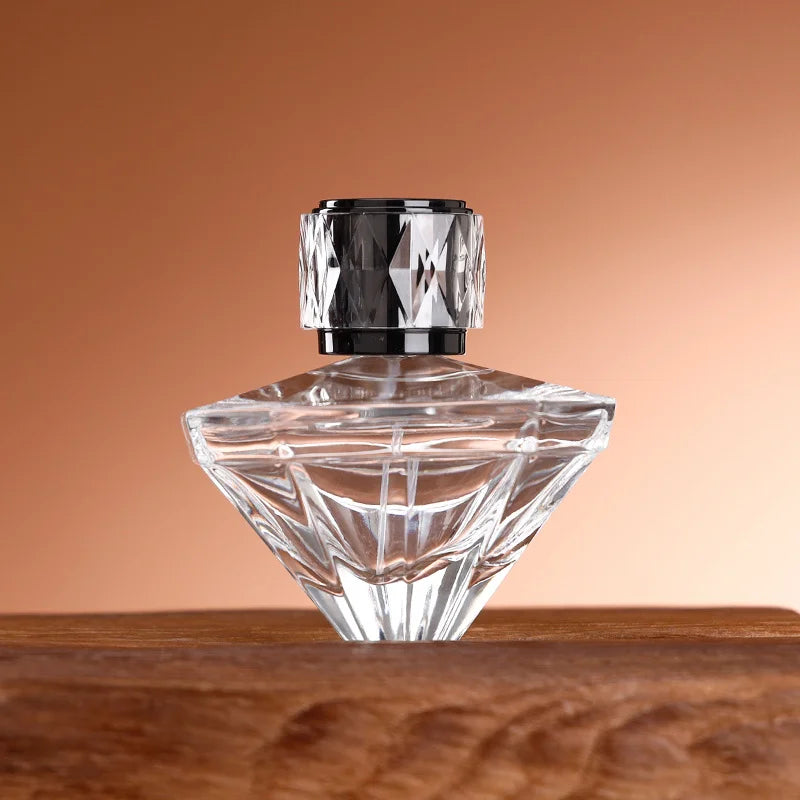 Perfume Bottle Shaped like a Diamond Model H033U70