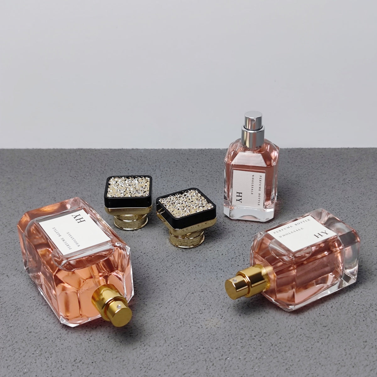 Elegant Wholesale 30ml 50ml 100ml Luxury Perfume Bottle for Women with Square Rhinestone Lid for Perfume Packaging