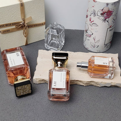 Elegant Wholesale 30ml 50ml 100ml Luxury Perfume Bottle for Women with Square Rhinestone Lid for Perfume Packaging