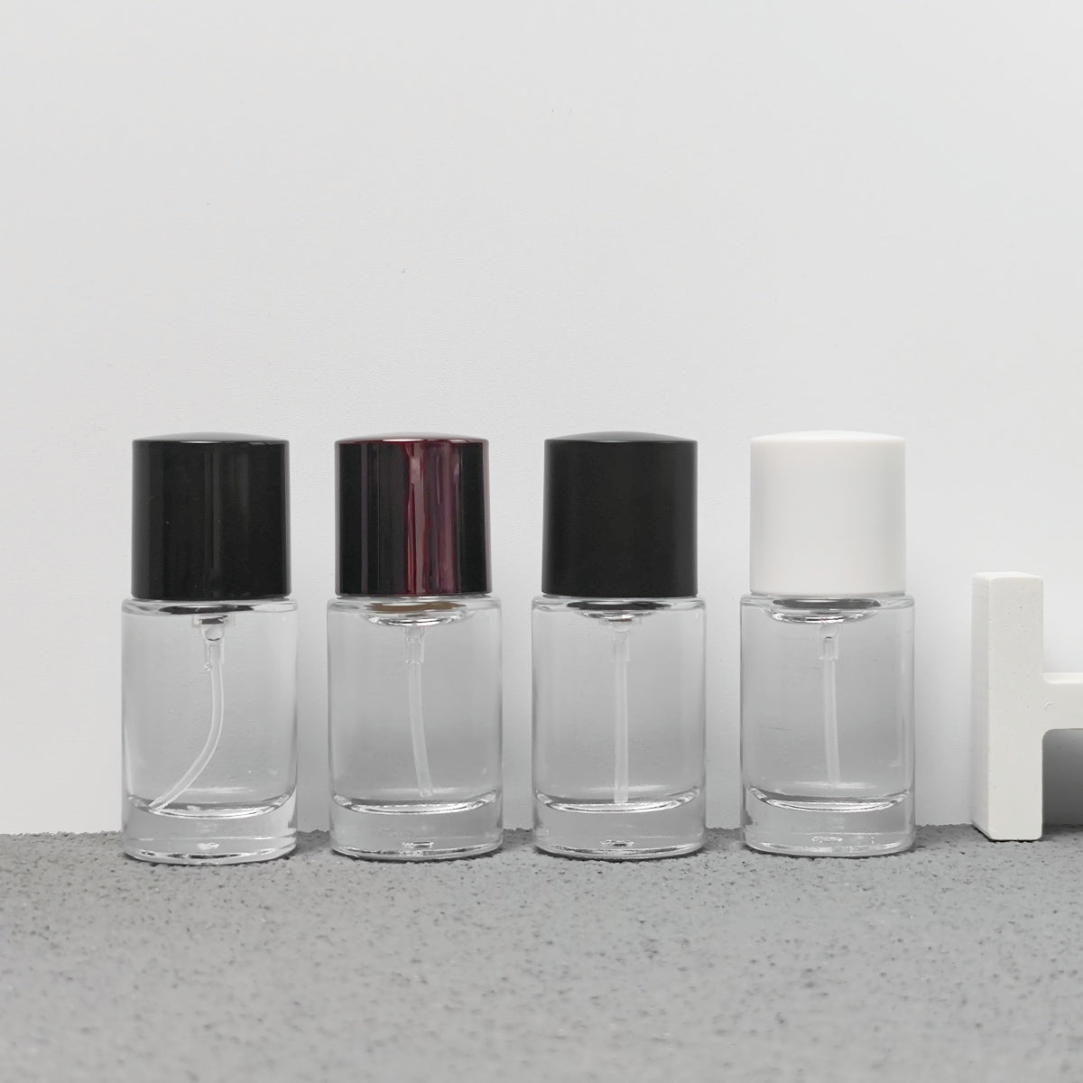 15ml Cylinder Mini Glass Perfume Spray Bottle Portable Travel Size Fragrance Sample Fine Mist Pump Custom Cap OEM Reed Diffuser