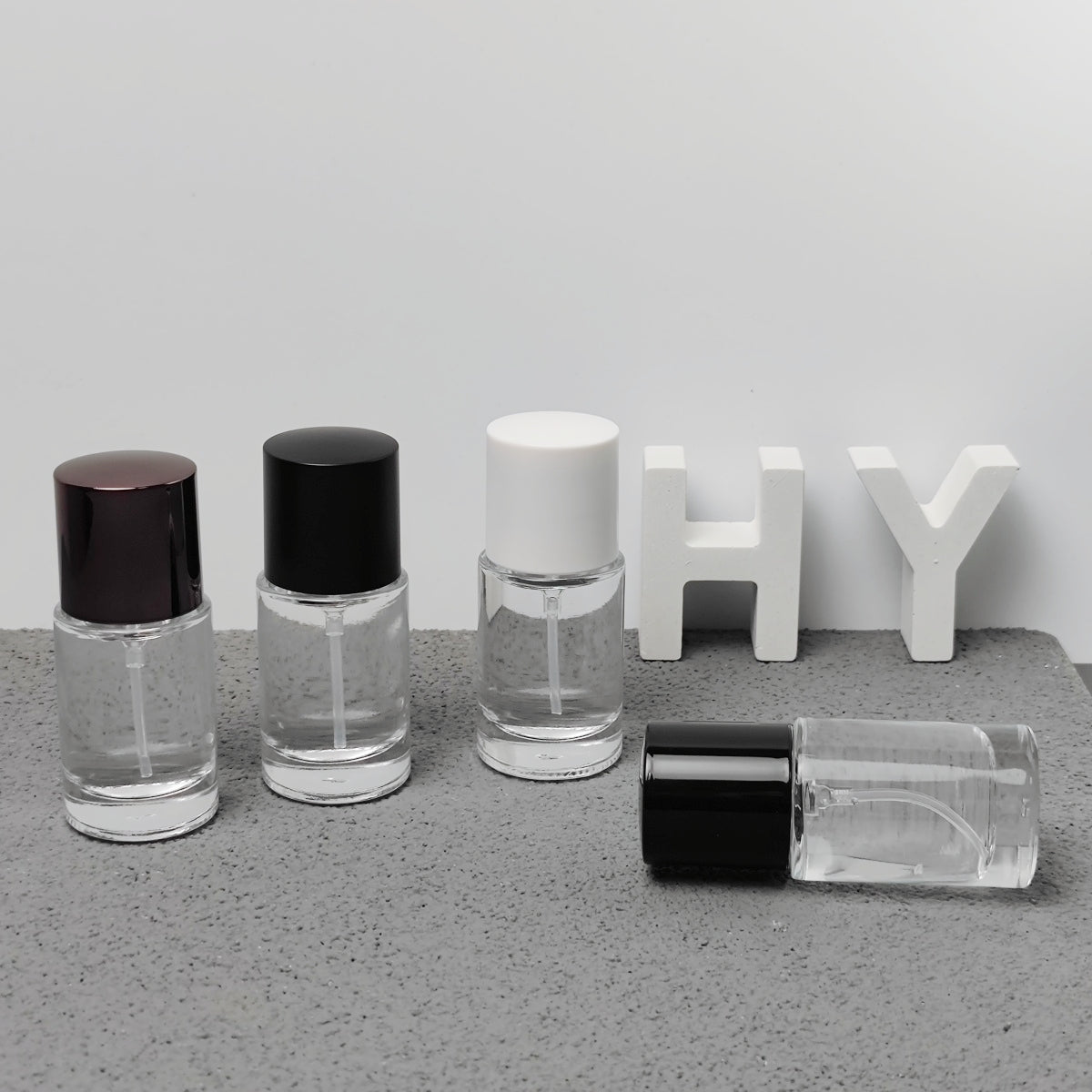 15ml Cylinder Mini Glass Perfume Spray Bottle Portable Travel Size Fragrance Sample Fine Mist Pump Custom Cap OEM Reed Diffuser