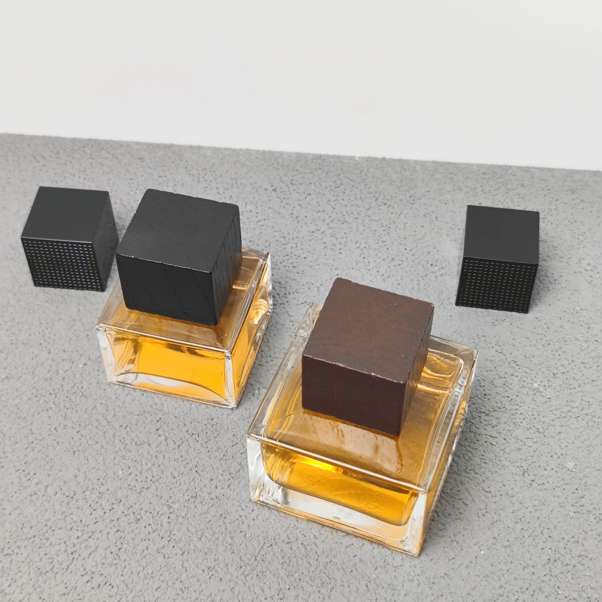 Luxury Square Glass Crimp Neck 50ml 100ml Empty Perfume Bottles with Pump Sprayer Screen Printing Wood and Plastic