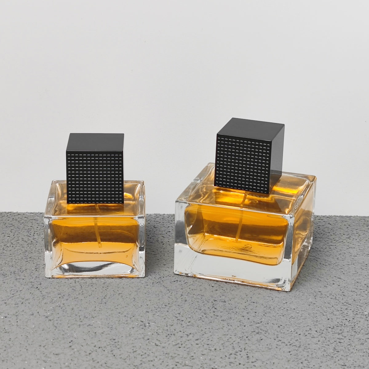Luxury Square Glass Crimp Neck 50ml 100ml Empty Perfume Bottles with Pump Sprayer Screen Printing Wood and Plastic