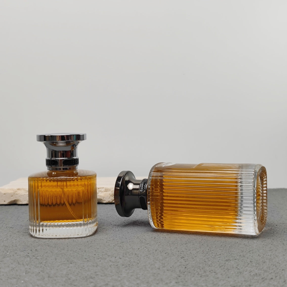 Luxury Ribbed Glass Perfume Bottle 50ml 100ml Empty Fragrance Packaging