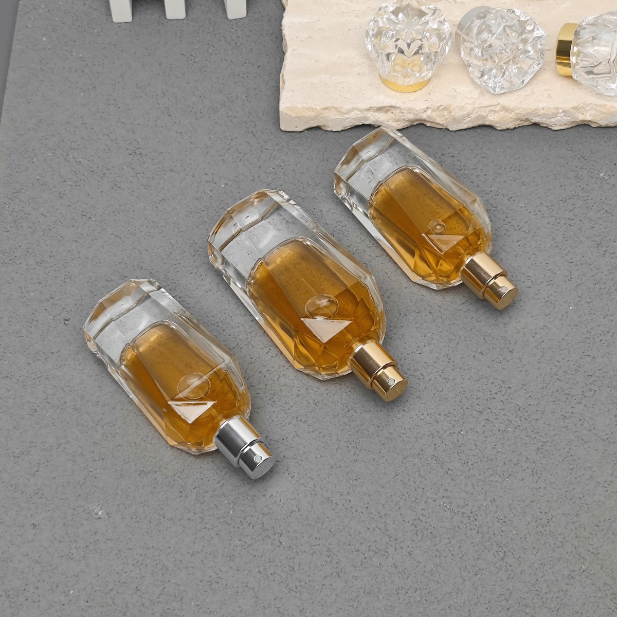 30ml 50ml Luxury Faceted Glass Perfume Bottle with Crystal Cap Custom Fragrance Packaging
