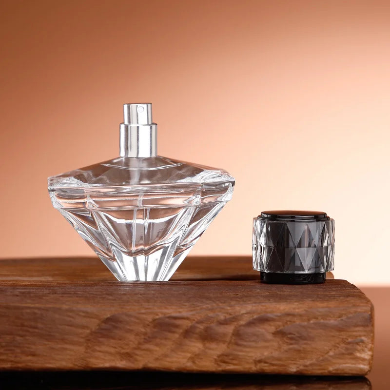 Perfume Bottle Shaped like a Diamond Model H033U70