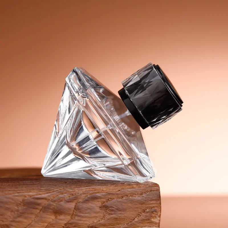 Perfume Bottle Shaped like a Diamond Model H033U70