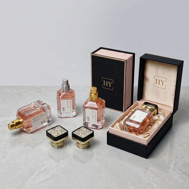 Elegant Wholesale 30ml 50ml 100ml Luxury Perfume Bottle for Women with Square Rhinestone Lid for Perfume Packaging