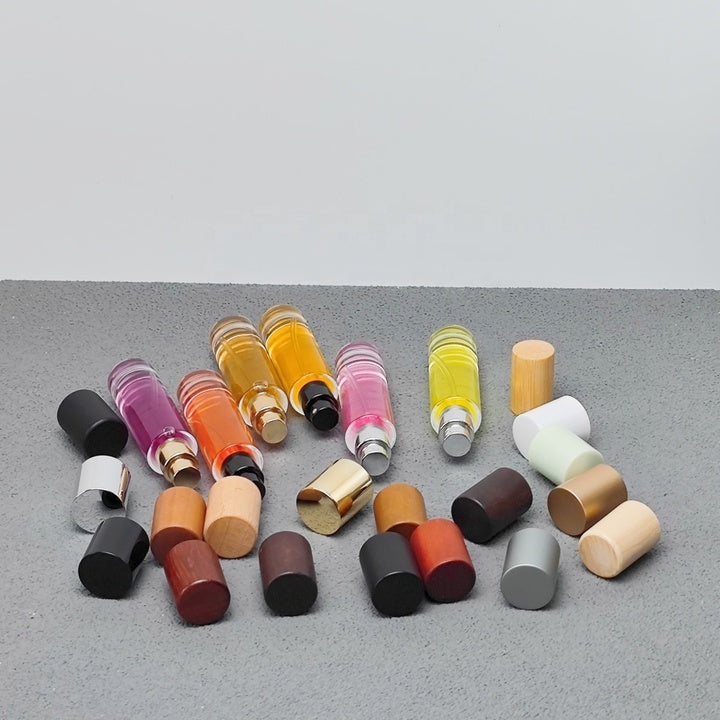 Wholesale 15ml Empty Perfume Bottle Portable Glass Atomizer Spray Bottle with Custom Cylinder Wooden Cap