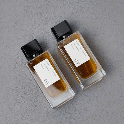 Square and Tall Design 100ml Bulk Perfume Empty Spray Bottles with Glossy Black Cap Screen Printing Pump Sprayer Glass