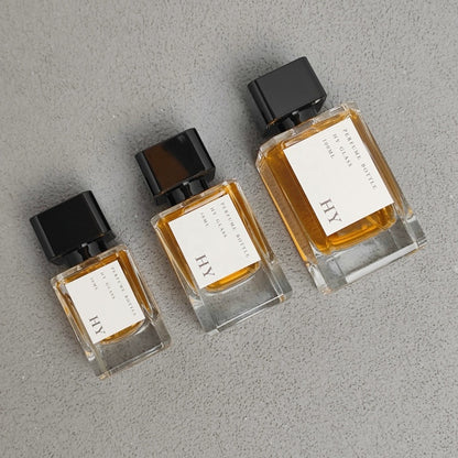 Wholesale Luxury Square Glass Perfume Bottles 30ml 50ml 100ml Empty with Black Square Cap & Pump Spreayer