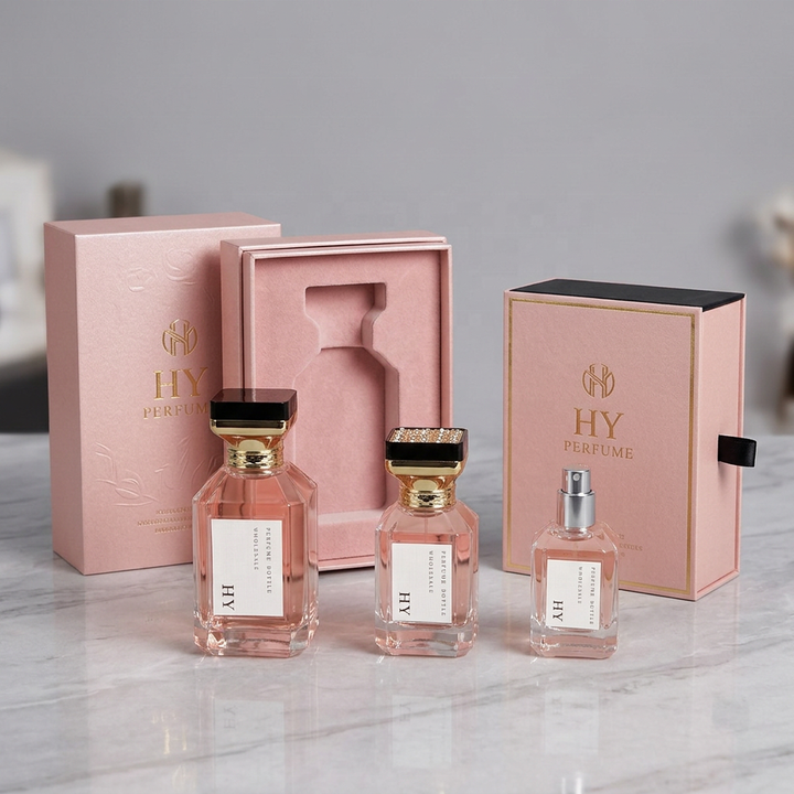Elegant Wholesale 30ml 50ml 100ml Luxury Perfume Bottle for Women with Square Rhinestone Lid for Perfume Packaging