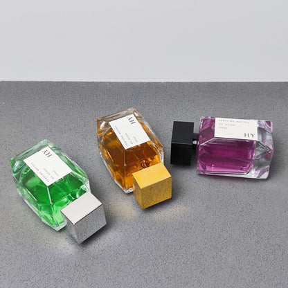 Luxury 100 ml Special Square Glass Empty Pressurized Perfume Bottle Customizable with Glossy Caps in Gold Silver Black