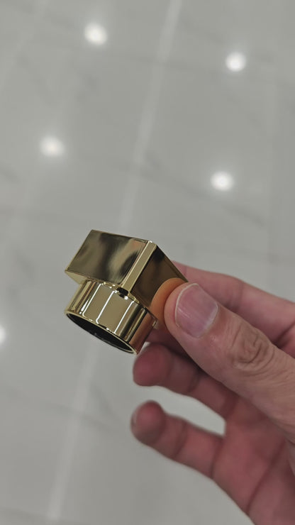 High-End 70ml 100ml Square Perfume Bottle with Silver Gold Black Pump Spray Cap Quality Stock Product with Secure Seal Atomizer
