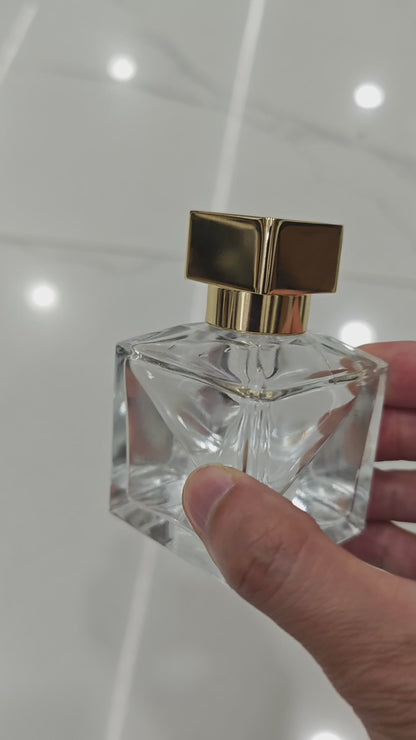 High-End 70ml 100ml Square Perfume Bottle with Silver Gold Black Pump Spray Cap Quality Stock Product with Secure Seal Atomizer